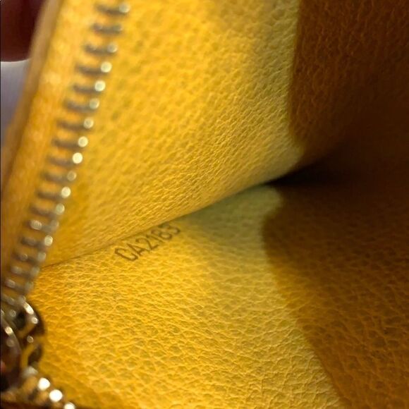 Louis Vuitton Saffron Monogram wallet - Picture 4 of 8